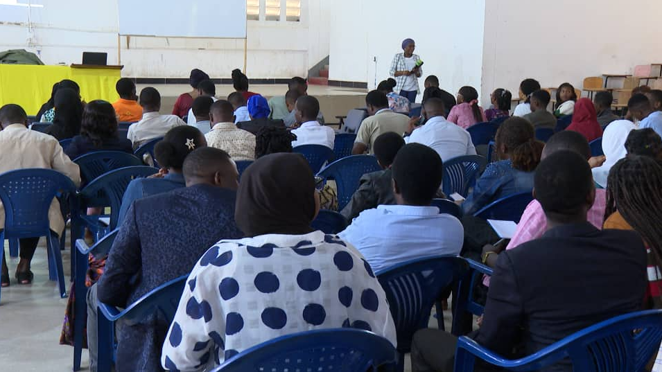 University student learn interview tips